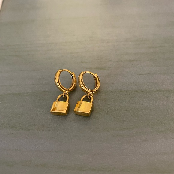 Are You Am I Lira Earrings - Picture 2 of 2